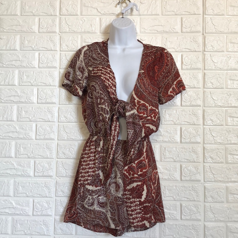 Nasty Gal knotted front paisley romper - Picture 2 of 8
